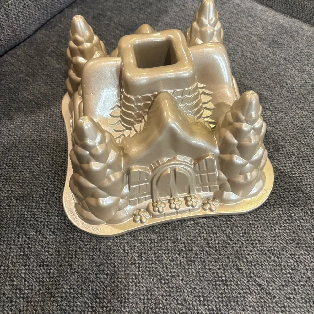 Williams Sonoma Hansel & Gretel Nordicware Bundt Pan